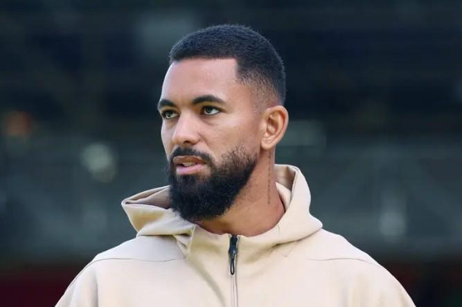 Kaiyun网页版-TA：维拉正认真考虑签回道格拉斯-路易斯，目前尚未开启谈判